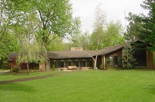 1st image of 828 Waterman Dr