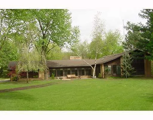 828 Waterman Dr photo 1