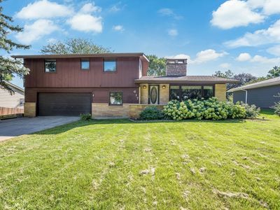 617 Olson Ave, Windom, MN, 56101