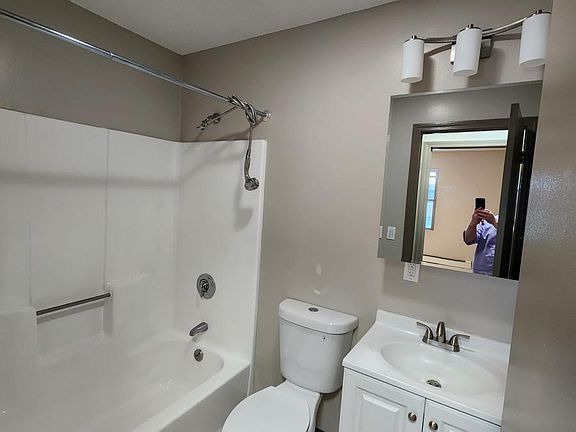 3rd image of 94 West St Unit 61