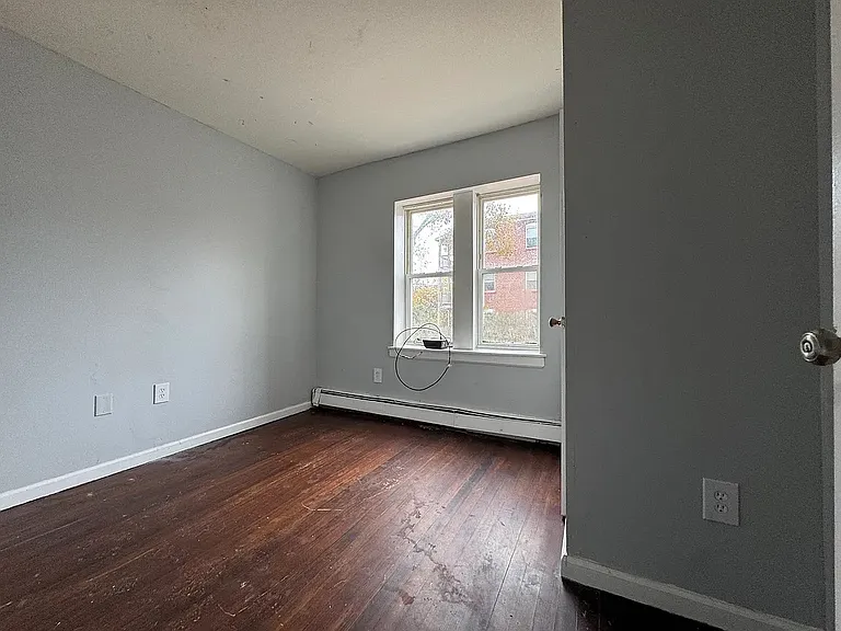 126 Oak St #1 — Photo 6