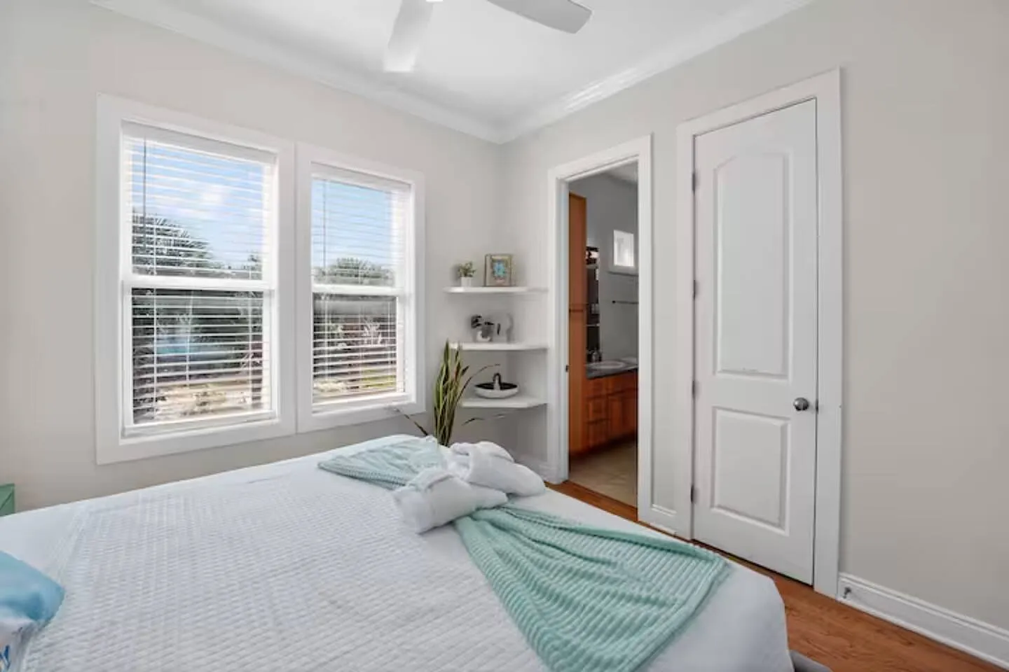 3 bed, $5,000 — Photo 4