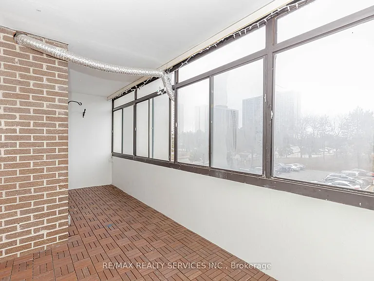 18 Knightsbridge Rd #304 — Photo 36
