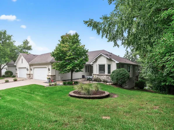 9930 Old Wagon Trl, Eden Prairie, MN 55347