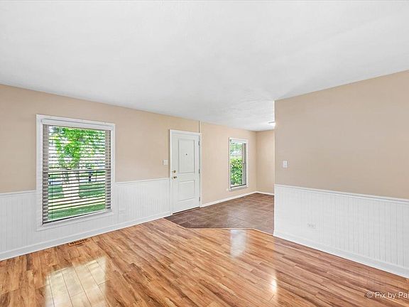 2nd image of 16731 Hilltop Ave