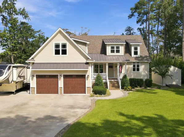 706 W Wilson Creek Drive, Trent Woods, NC 28562