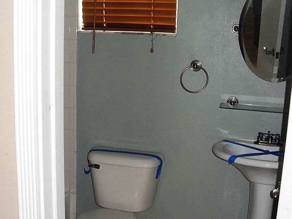 5th image of 1118 NW 124th Ct #201