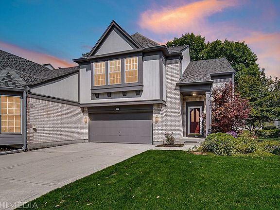2nd image of 521 Cherbourg Dr