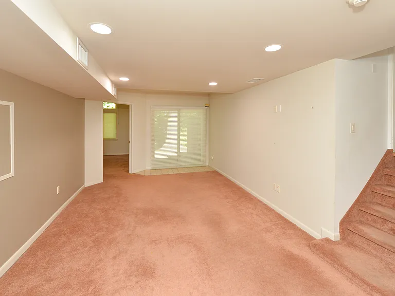 38 Griswold Pl — Photo 14