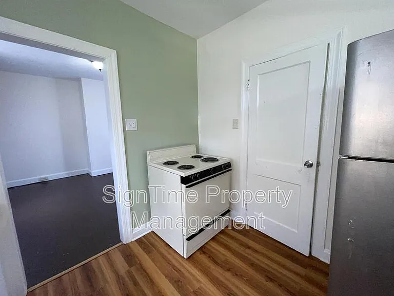 111 E Washington St #2 — Photo 9
