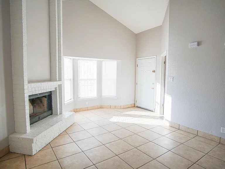10202 Niagara Falls Pl — Photo 4