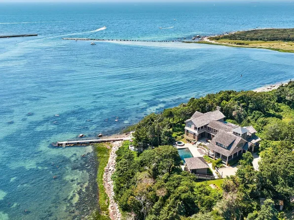 26 Greycourt Lane, West Falmouth, MA 02540