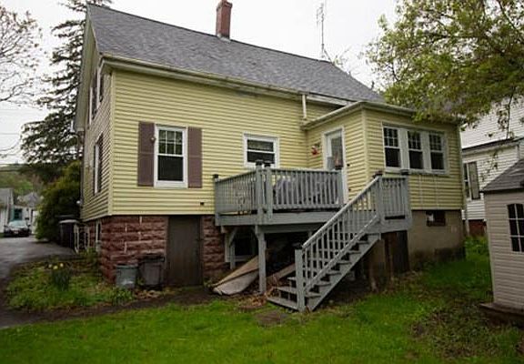 2nd image of 123 Market St