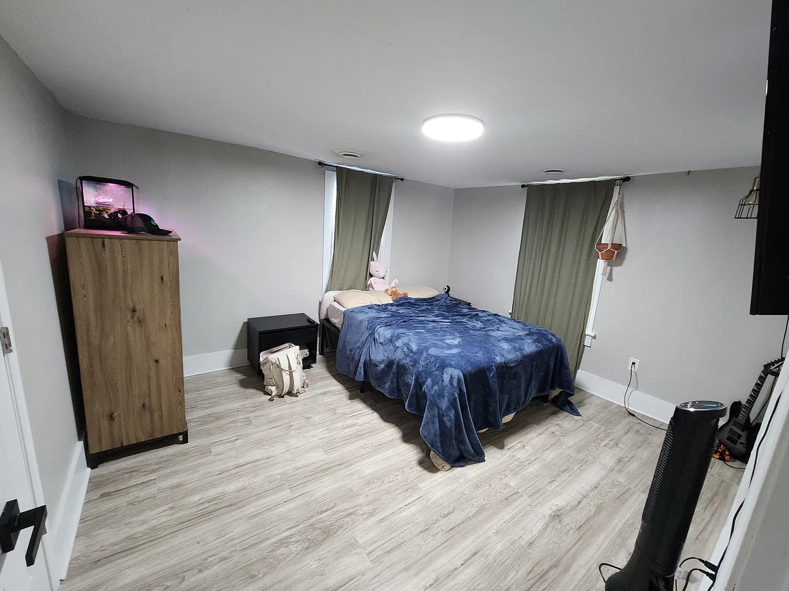 3 bed, 960 sqft, $1,600 — Photo 3