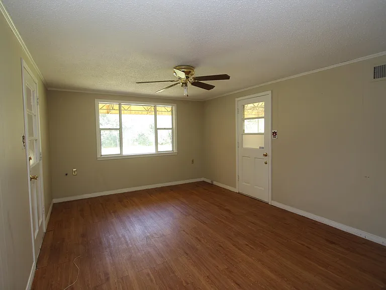 4904 Auburn Dr N — Photo 10