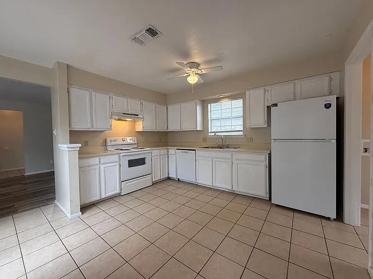 1001 Todd Ln — Photo 5