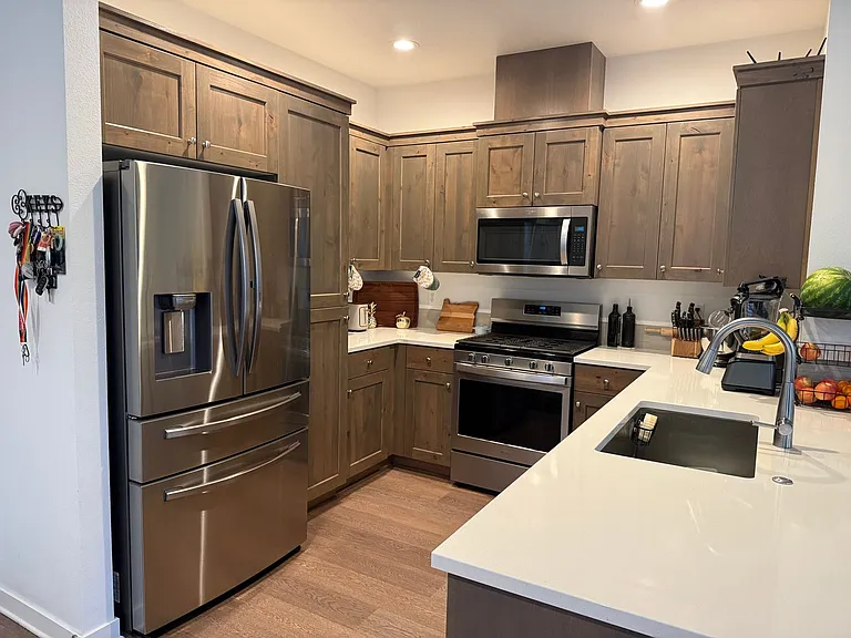 2555 NE Purcell Blvd — Photo 4
