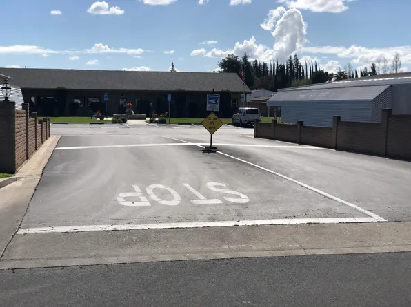 2627 W Midvalley Avenue #10, Visalia, CA 93277