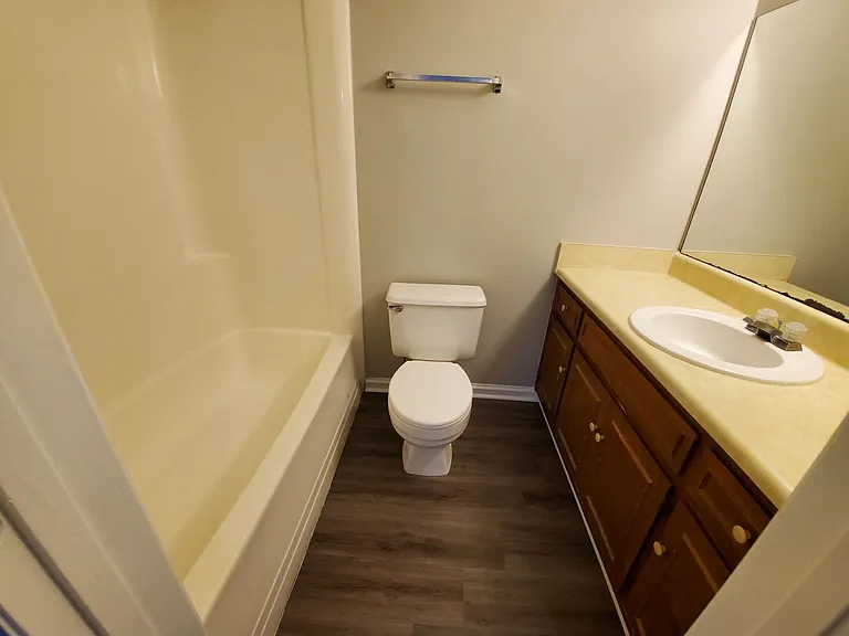 17 Sagebrush Apts — Photo 6