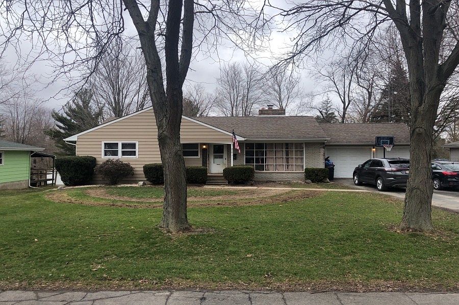 1st image of 210 7th St