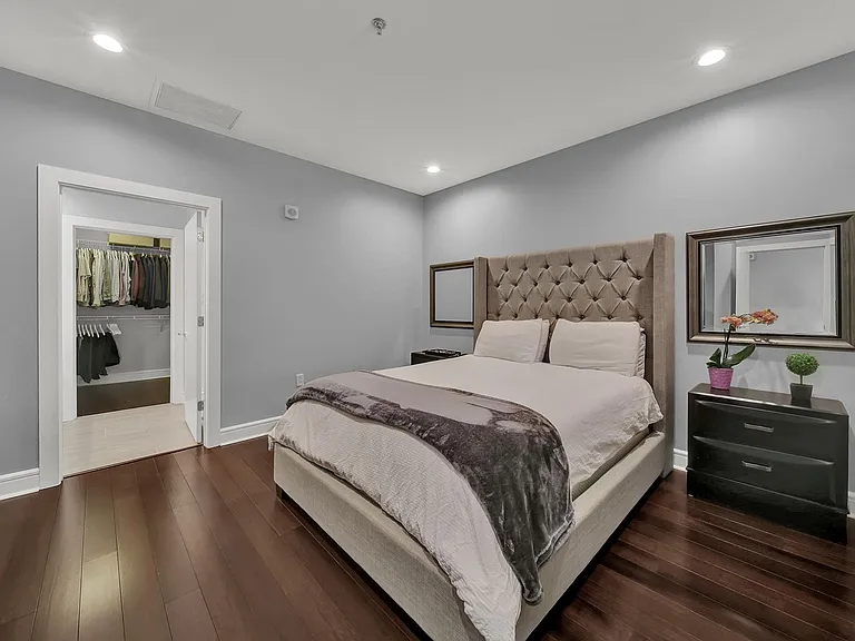 333 W Trade St #908 — Photo 17