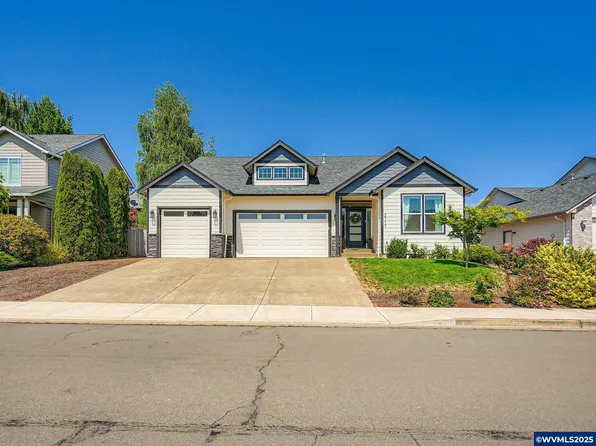 2717 Hoover Ave NW, Salem, OR 97304