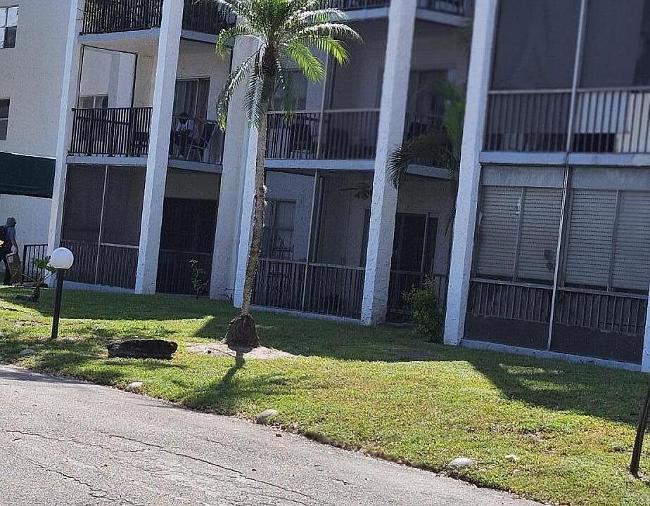 2nd image of 3300 Spanish Moss Terrace #402
