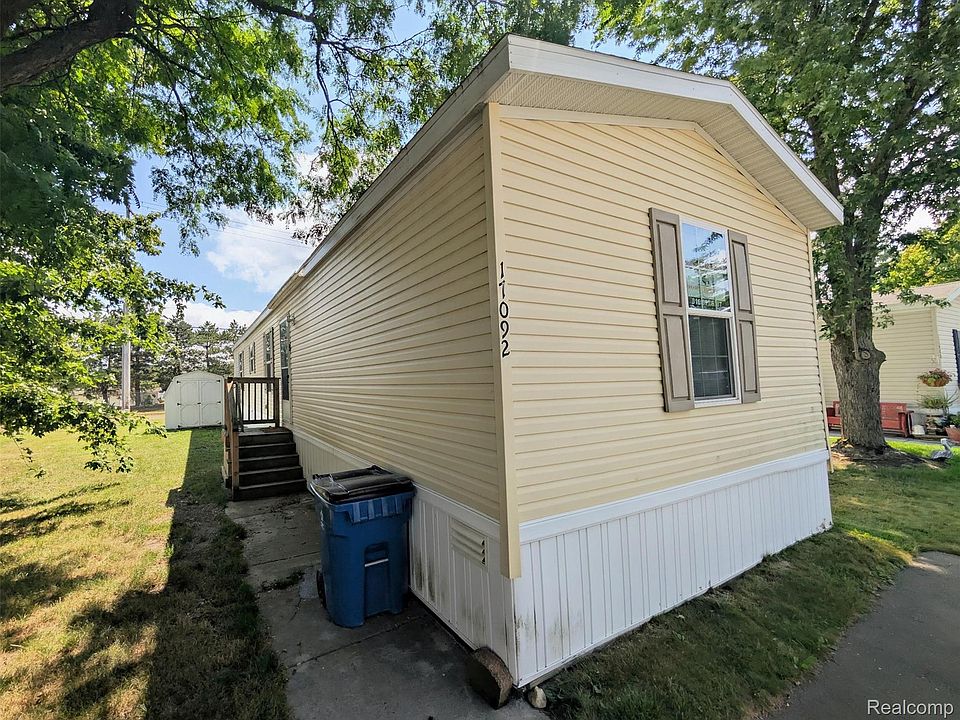 1st image of 17092 Canterbury Cir