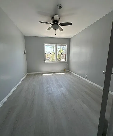 8811 S Budlong Ave — Photo 7