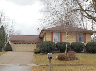 413 Wilton Dr NE, Cedar Rapids, IA 52402