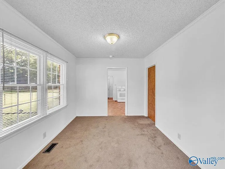 422 Karter St NW — Photo 7