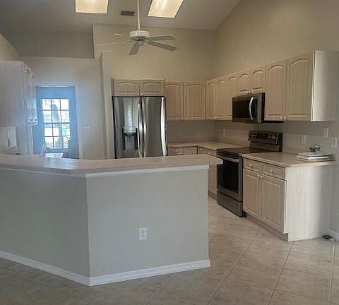 3rd image of 790 Charlemagne BLVD