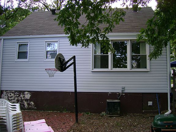 Back Yard with Small basketball court