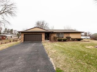 46 Belle Crest Dr, Belleville, IL 62221