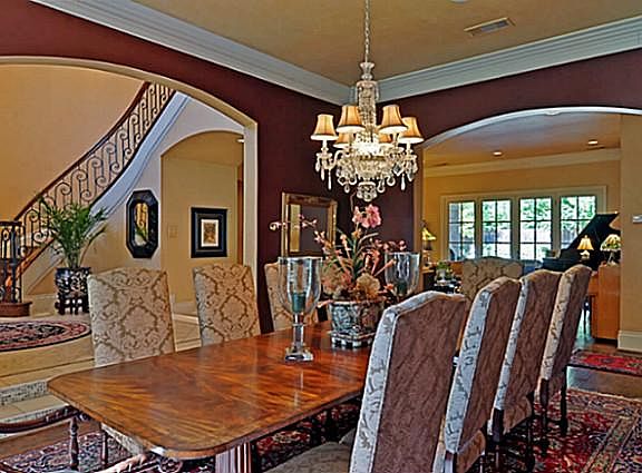 4th image of 4323 Beechwood Ln