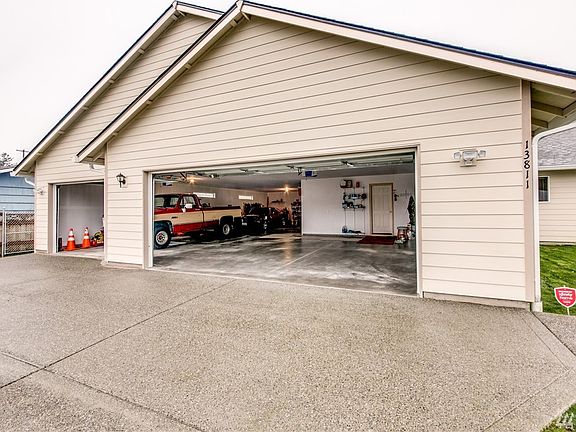 2nd image of 13811 13th Avenue Ct E