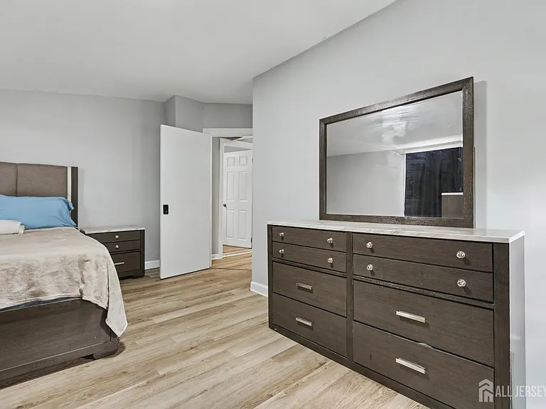 181 Hale St — Photo 19