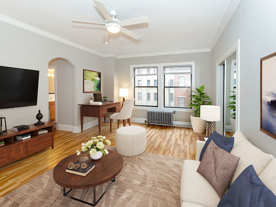 1st image of 2850 N Sheridan Rd #12