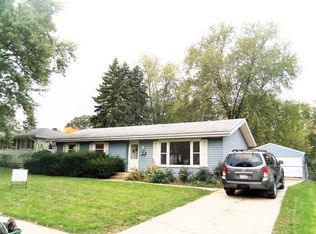 182 Pauline Dr, Elgin, IL 60123