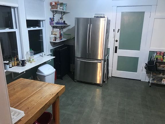 2nd image of 190 Saratoga St N Floor 2