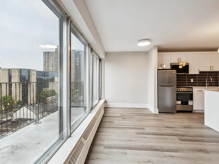 325 Besserer St — Photo 33
