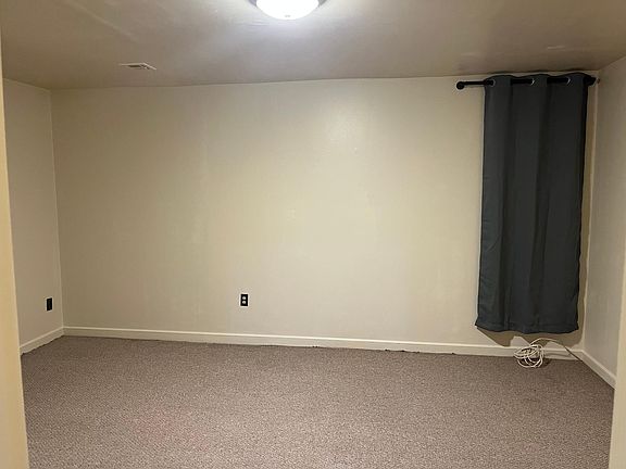 3rd image of 151 Old School Ln