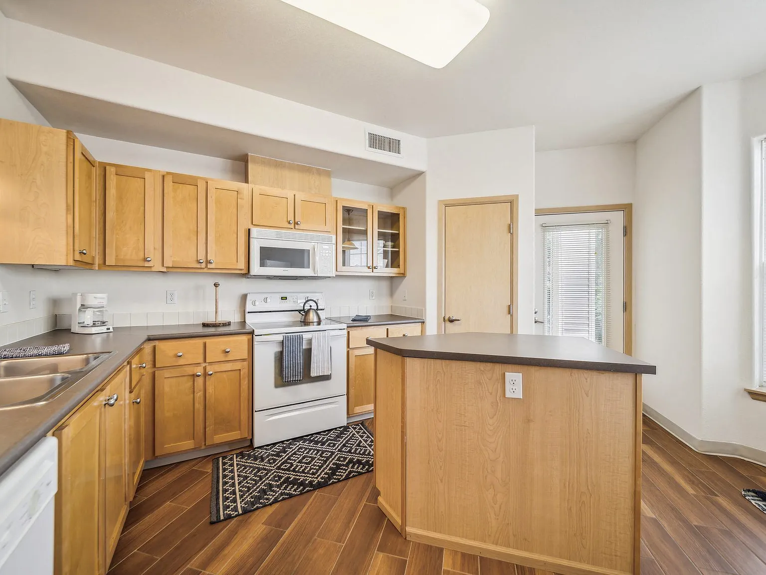Villas at Meadow Springs — Photo 3