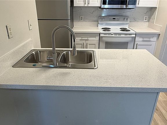 4th image of 1381 E University Ave APT 311