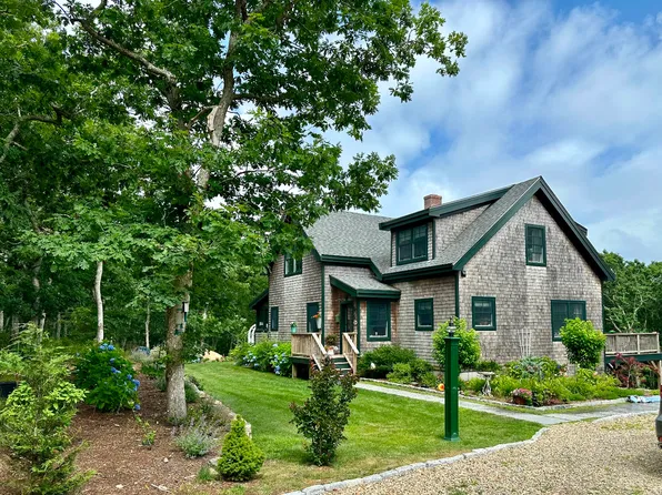 96 Hammett Ln, Chilmark, MA 02535