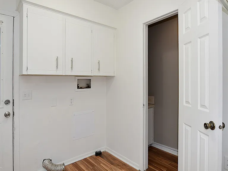 355 Lincoln Ave — Photo 17