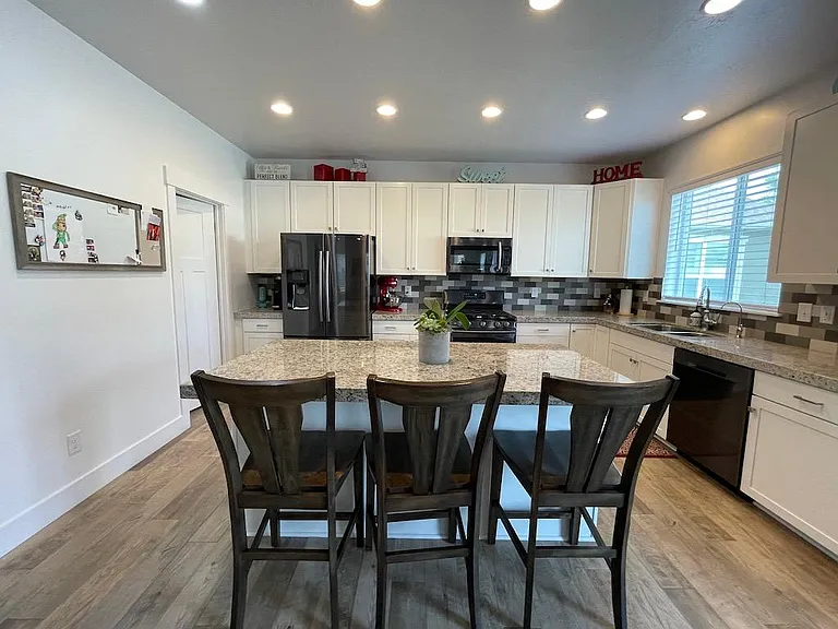 7868 S Grantown Ct — Photo 3