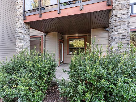 5th image of 4529 W Saanich Rd #101