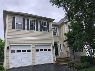 42800 Ridgeway Dr, Ashburn, VA 20148