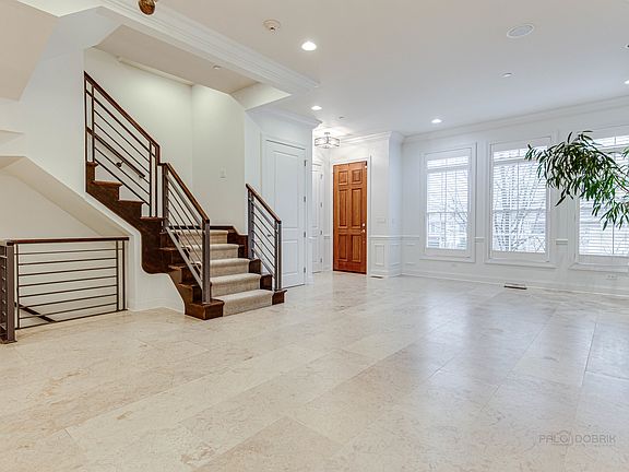 5th image of 1657 Hickory St #10